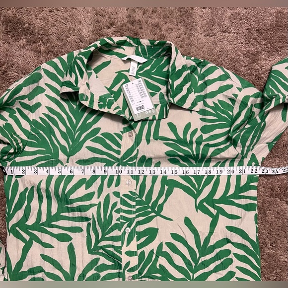 NWT H&M Green/Tan Leaf Print Tunic Top - Picture 2 of 4